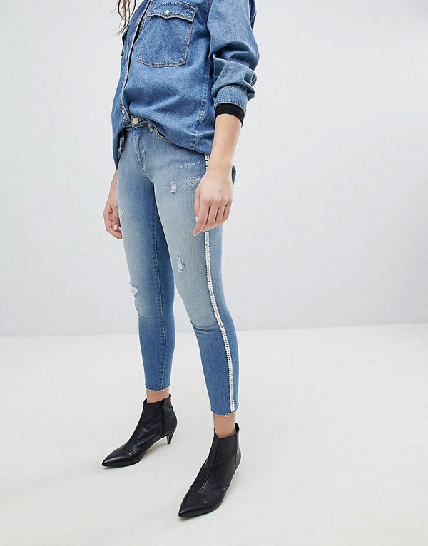 Only Skinny jeans med pärlutsmyckning Ljusblå demin