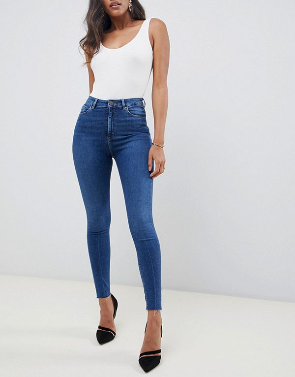 ASOS DESIGN Ridley Mörkt stentvättade skinny jeans med hög midja och rå nederkant Mörk stentvättad blå