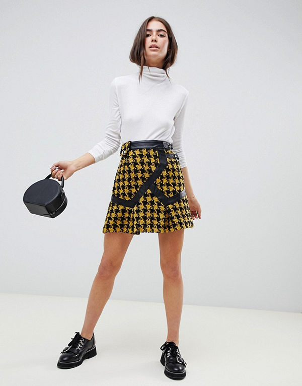 ASOS DESIGN Hundtandsrutig minikilt med omlott och spänne Gul/svart