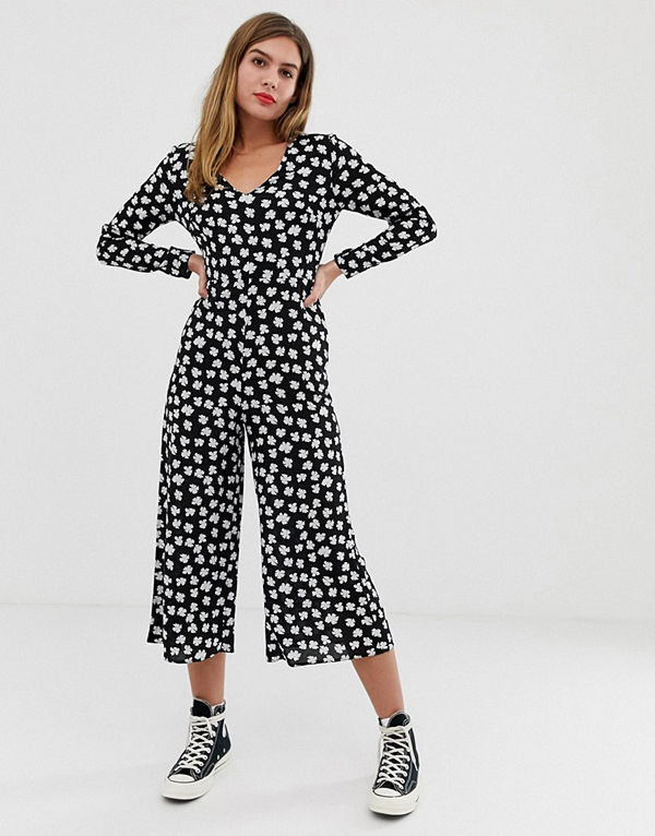 Nobody's Child Blommig jumpsuit med utsvängda ben Svart blommig