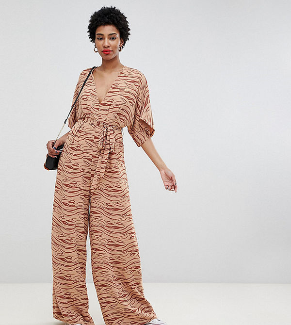 Glamorous Tall Jumpsuit med kimonoärm och diskret zebramönster Beige och khakifärgad