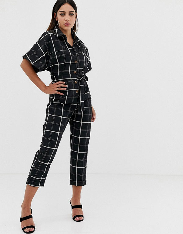 Boohoo Rutig jumpsuit med skärp och knappar Svart