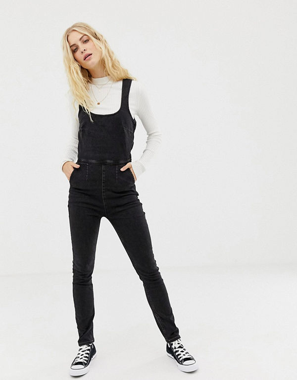 Free People Scarlet Figursydd jumpsuit i denim