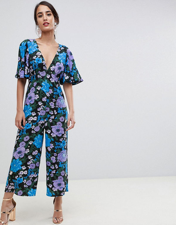 ASOS DESIGN Blommig sommarjumpsuit med empirskärning och utsvängd ärm
