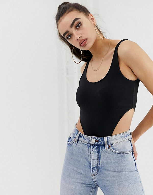 ASOS DESIGN Svart body med extrema utskurna detaljer