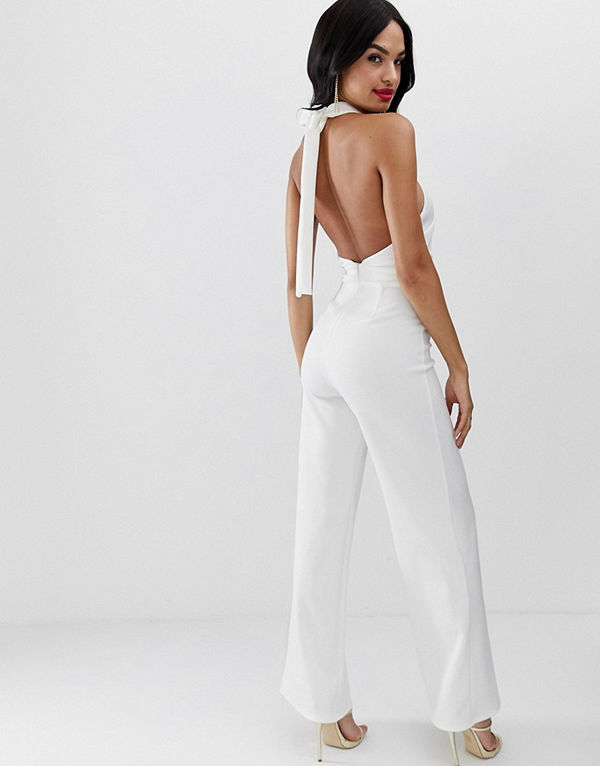 True Violet Exclusive Benvit jumpsuit med halterneck och vida ben Elfenben