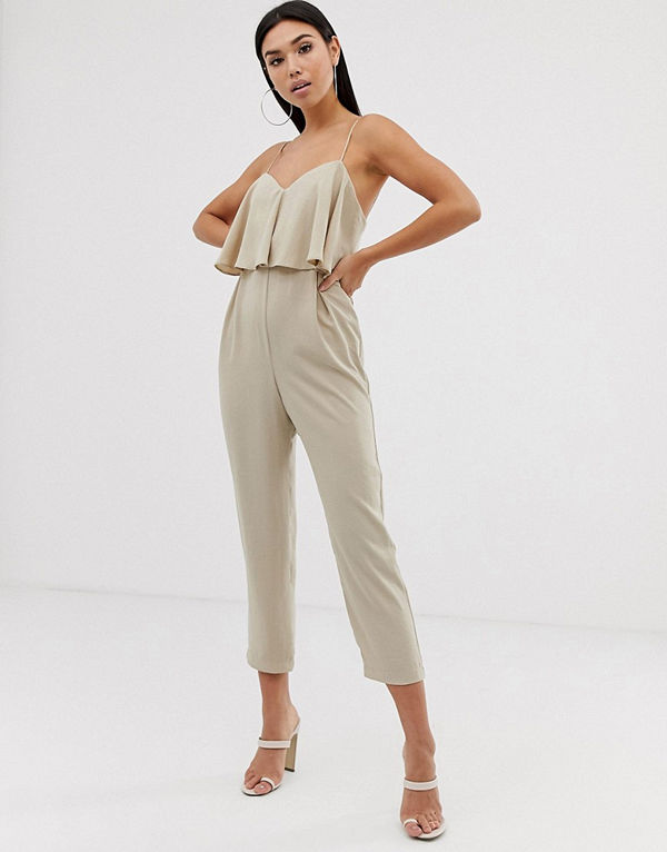 ASOS DESIGN Peg-jumpsuit med tunna axelband i dubbla lager Soft camel