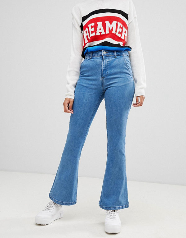Chorus Utsvängda jeans med stjärndetaljer på bakfickorna