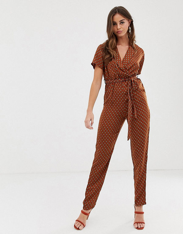 PrettyLittleThing Roströd jumpsuit med geometriskt mönster Rostfärgat