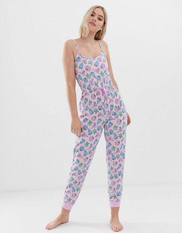 Loungeable Monster Sovplaysuit Pastellfärgad