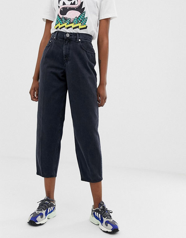 ASOS DESIGN Blåsvarta boyfriendjeans med ballongben Blåsvart