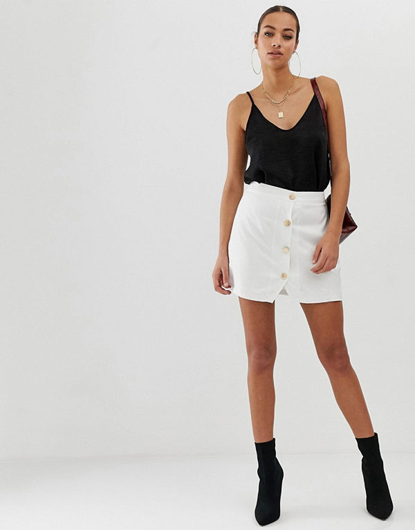 In The Style Minikjol med knappdetalj