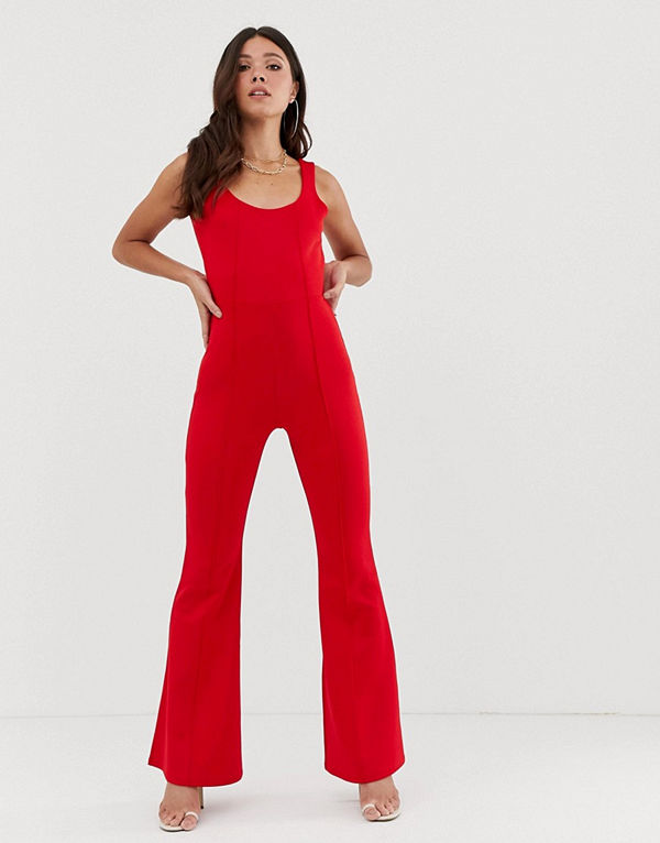 Missguided Röd jumpsuit med utsvängda ben