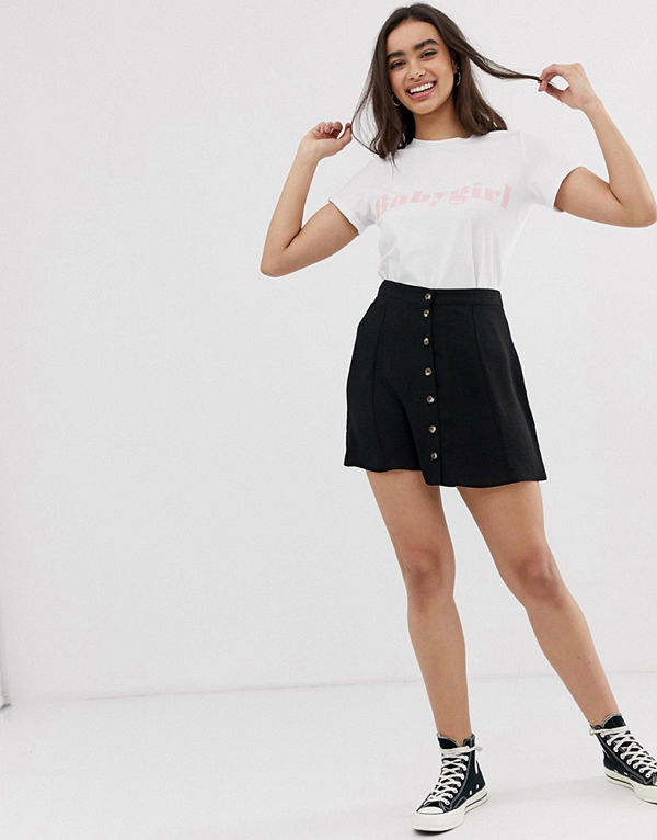 ASOS DESIGN Minikjol med knappar fram
