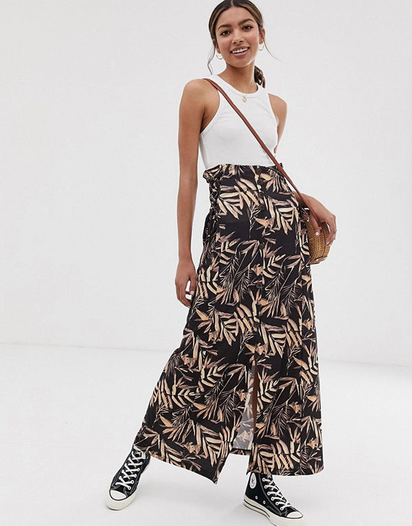 ASOS DESIGN Palmmönstrad maxikjol med midjeknytning i sidan Palmmönster