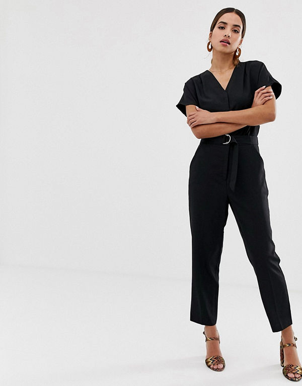 Oasis Svart jumpsuit med skärp