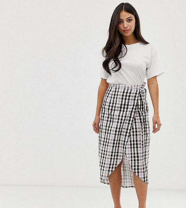 ASOS Petite Ginghamrutig midikjol med omlott och knytning Svartvitt ginghamsmönster