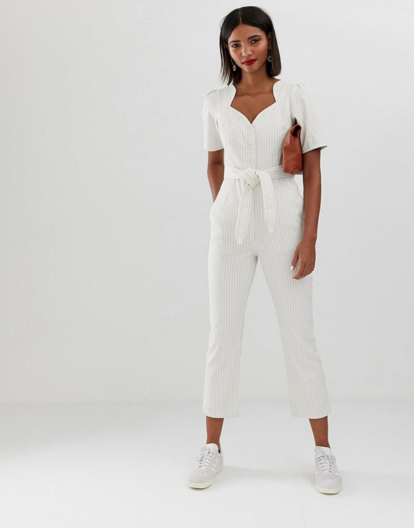 ASOS DESIGN Randig jumpsuit i denim med hjärtformad halsringning och puffärm
