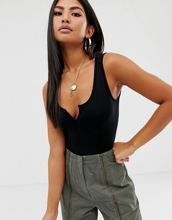 ASOS DESIGN Svart ärmlös body med v-formad detalj