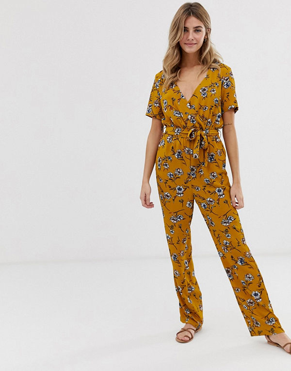 Only Elva Blommig jumpsuit med omlott Guldgul