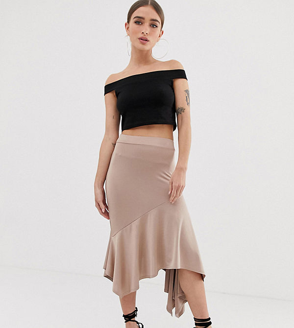 Boohoo Petite Exclusive Guldfärgad