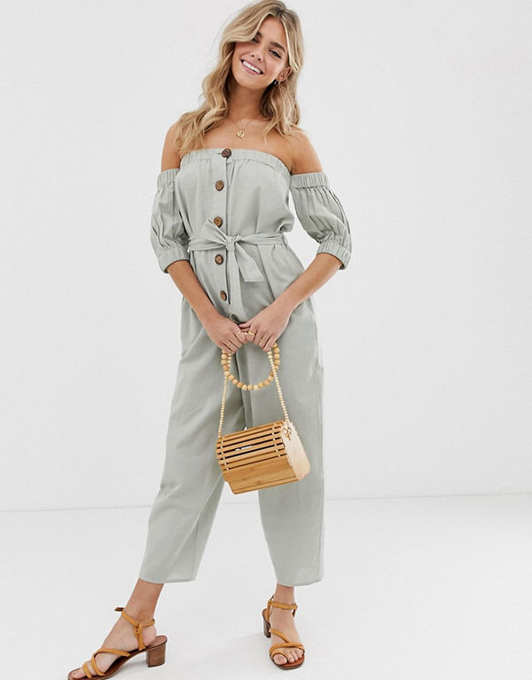 ASOS DESIGN Off shoulder-jumpsuit med knappar och knytning i midjan Salviagrön