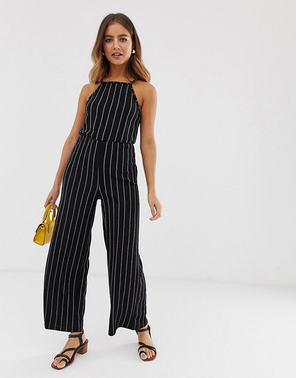 Bershka Svart jumpsuit med tunna axelband