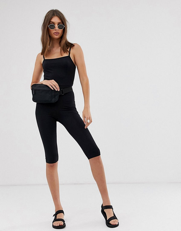 Weekday Svart bodycontrikå i jersey