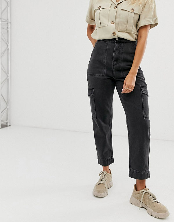 Weekday Svarta jeans med flera fickor och tvättad finish