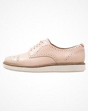 Clarks GLICK SHINE Snörskor nude