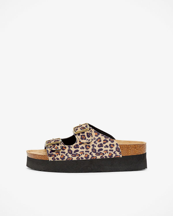 Duffy Sandaler