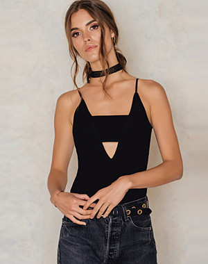 NA-KD Trend Rib Bandeau Detail V-Neck Singlet