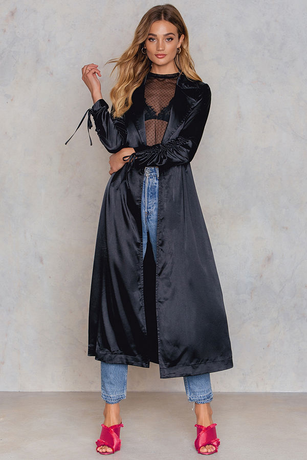 Boohoo Ruched Sleeve Duster svart