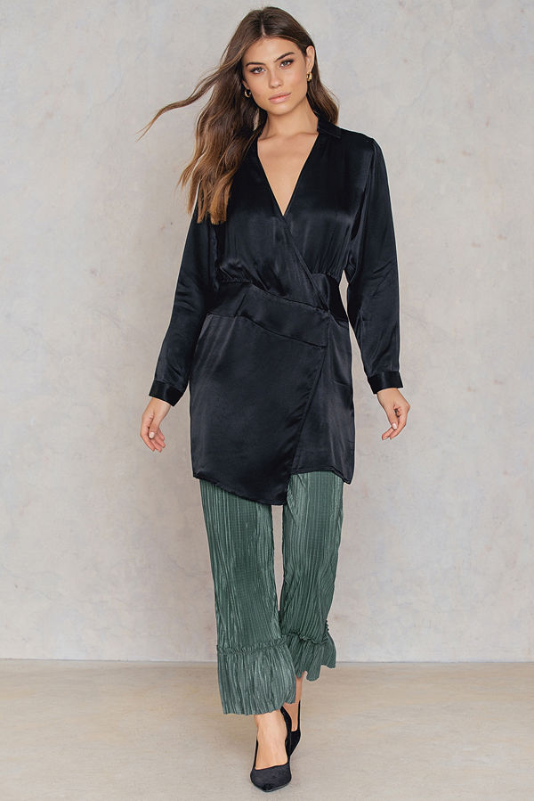 NA-KD omönstrade byxor Pleated Frill Pants