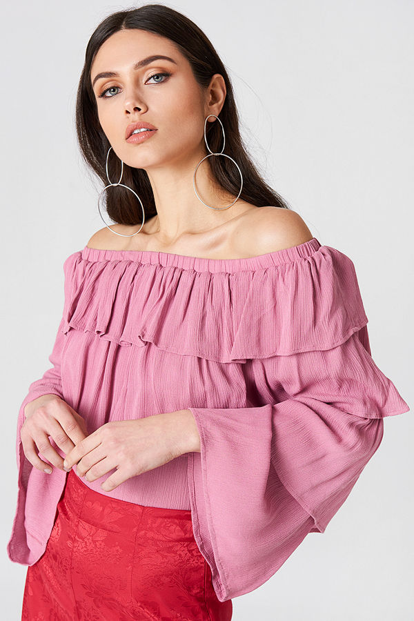 Josefin Ekström for NA-KD Off Shoulder Ruffle Top - Blusar