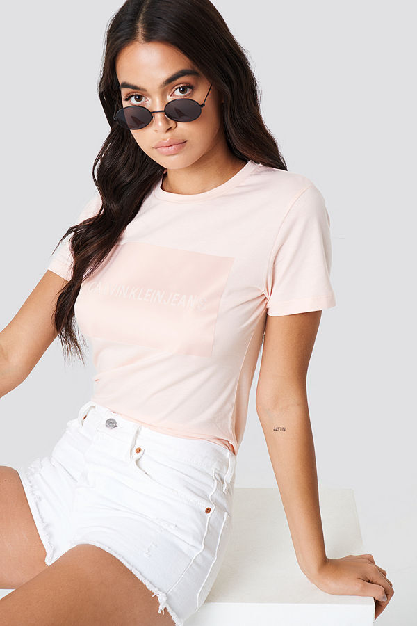 Calvin Klein Institutional Satin Box Logo Regular Tee rosa