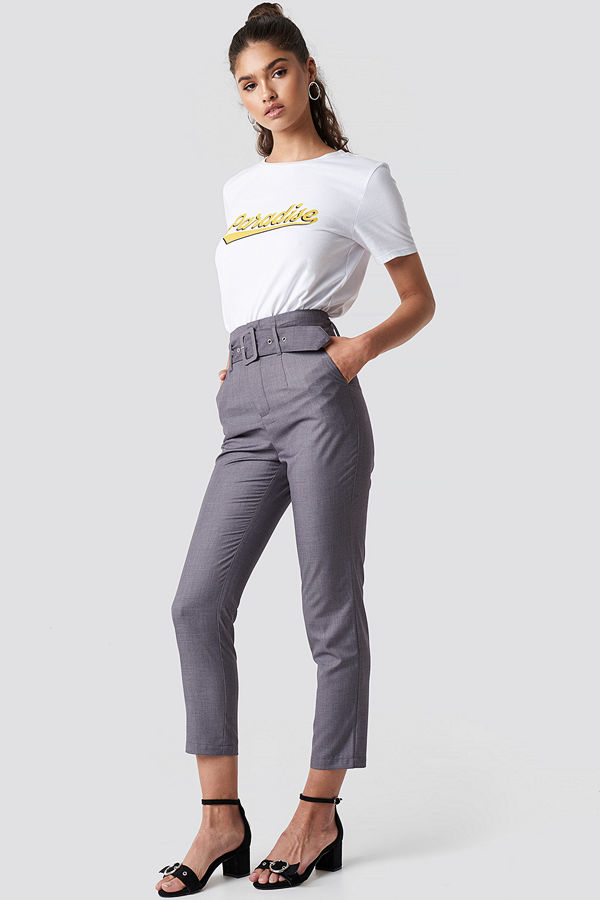 NA-KD Classic High Waist Belted Pants grå byxor