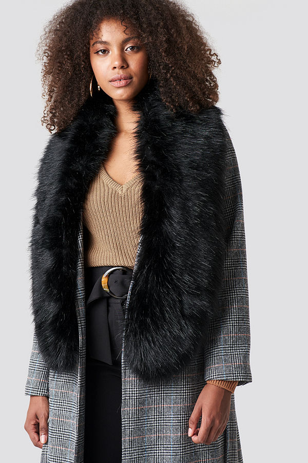 NA-KD Accessories Fake Fur Stola - Halsdukar & Sjalar