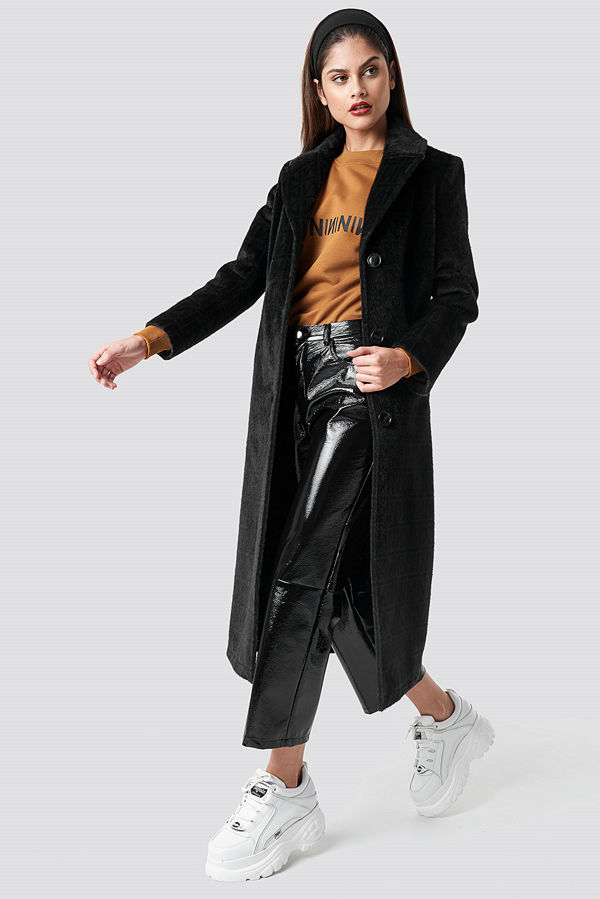 NA-KD Trend N Branded Hairy Long Coat svart