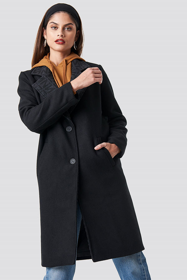 NA-KD Trend N Branded Lapel Coat svart