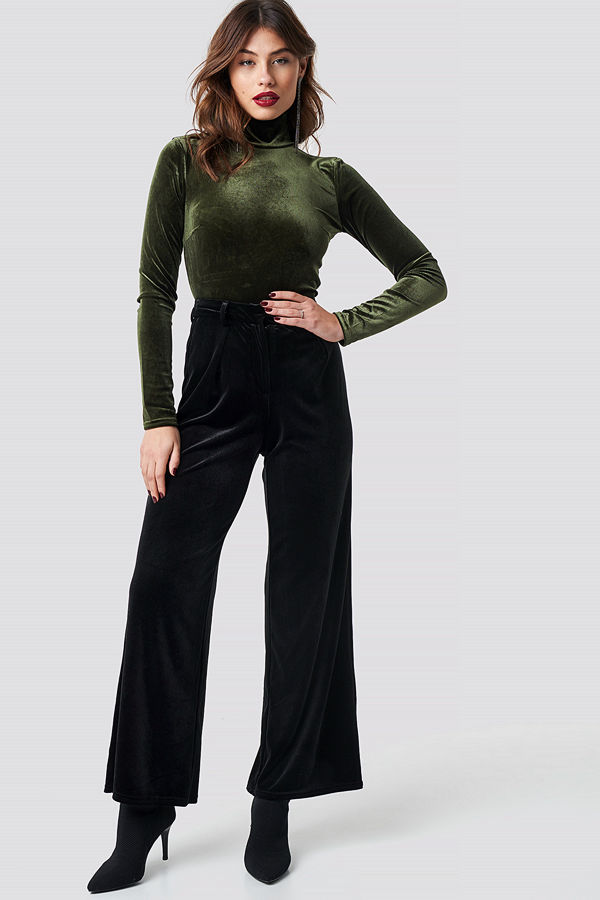 NA-KD Party svarta byxor Flared Velvet Pants svart