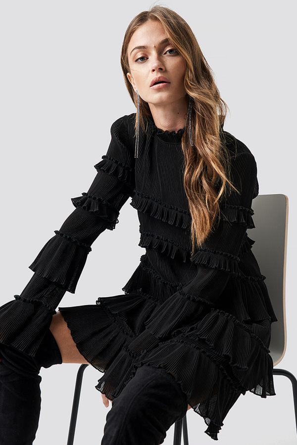 NA-KD Party High Neck Layered Mini Dress svart