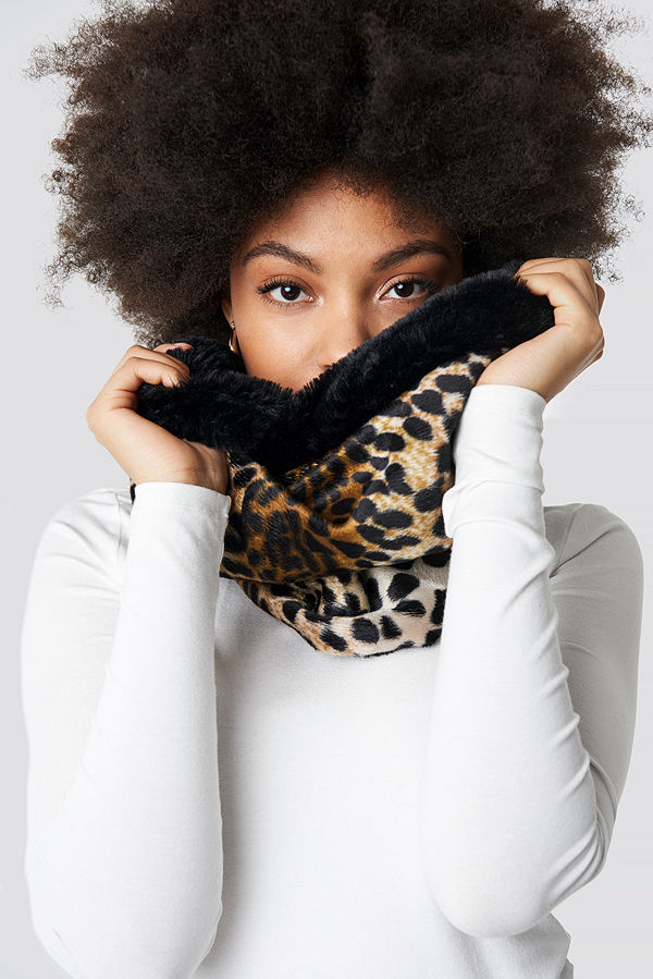 Trendyol Leopard Patterned Neck Collar Scarf svart brun
