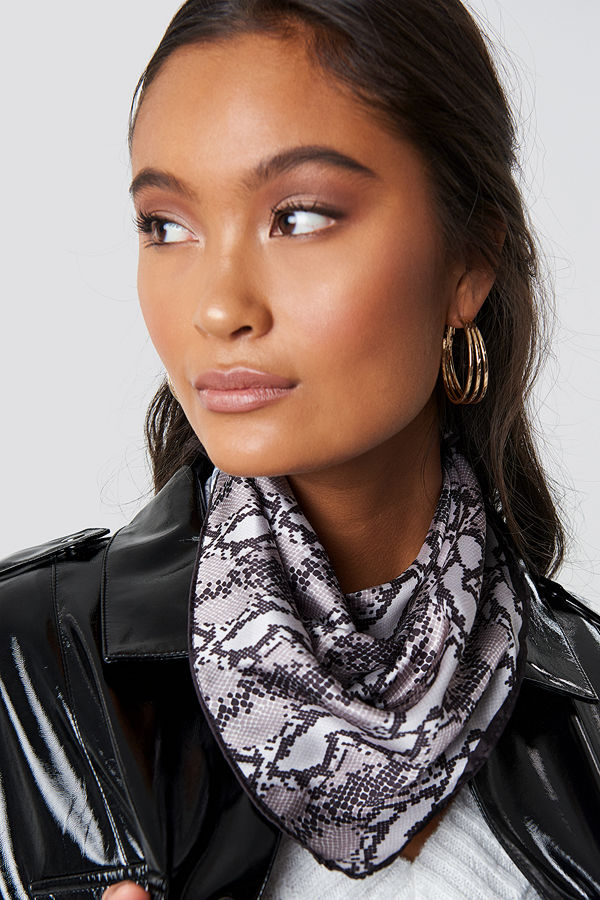 Trendyol Snake Skin Patterned Scarf grå
