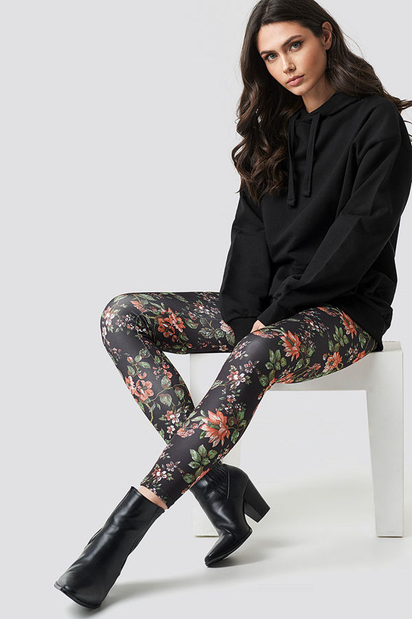 NA-KD Dark Floral Leggings multicolor