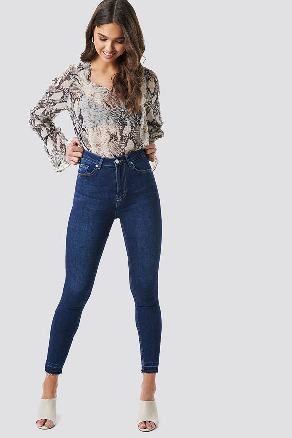 NA-KD Skinny High Waist Open Hem Jeans blå