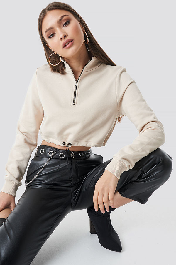 Chloé B x NA-KD Cropped Jersey Sweater beige