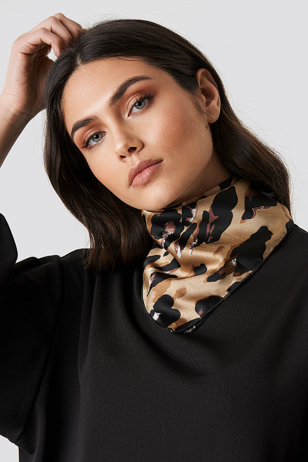 NA-KD Accessories Abstract Leo Print Satin Scarf brun beige