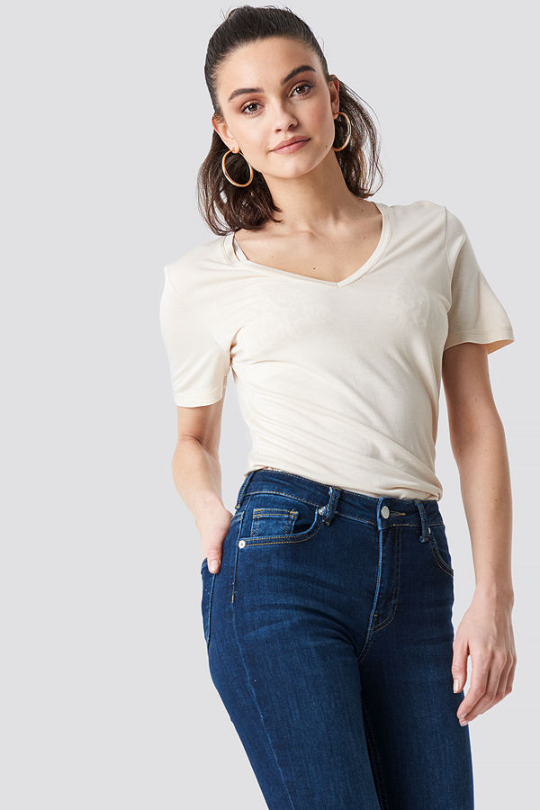 NA-KD Basic Viscose V-neck Tee vit beige