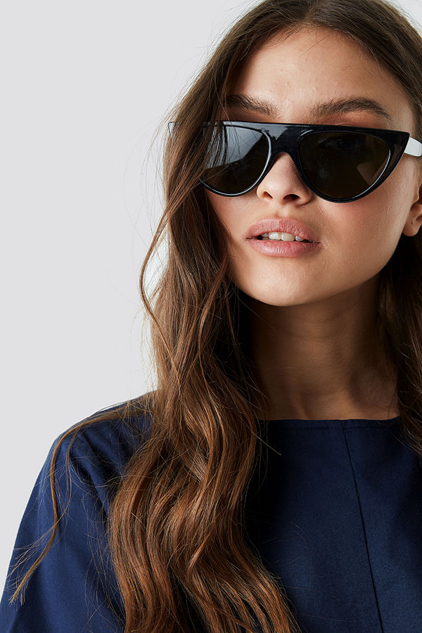 NA-KD Accessories Flat Top Sunglasses svart